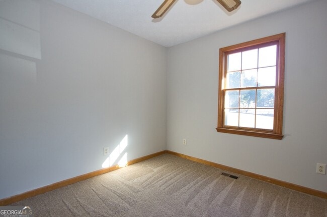 Building Photo - 2420 Green Rd