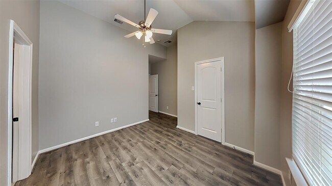 Building Photo - 118 Cheswood Forest Dr