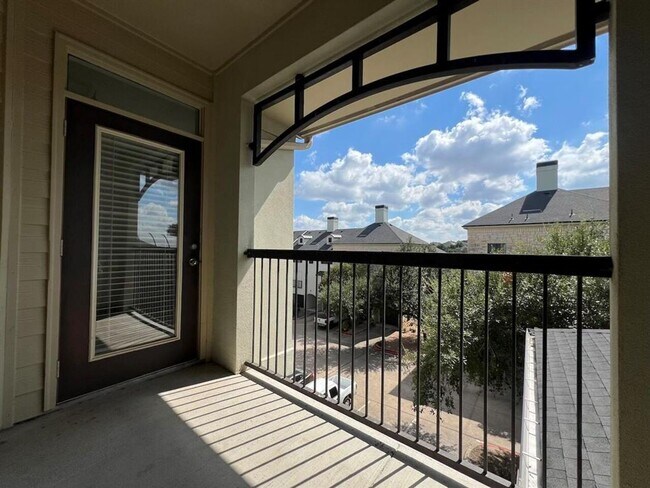 Building Photo - ** Get $500 off your move-in costs! Valid for new leases with a start date in 2025 **