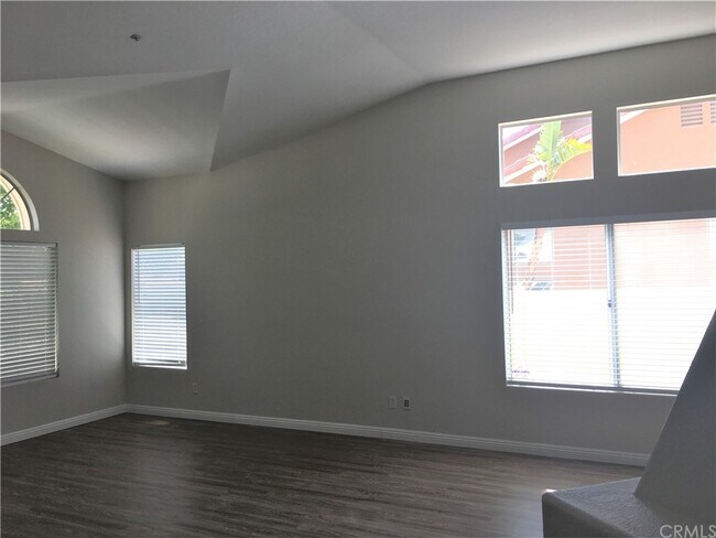 Building Photo - 6742 Regal Oaks Rd
