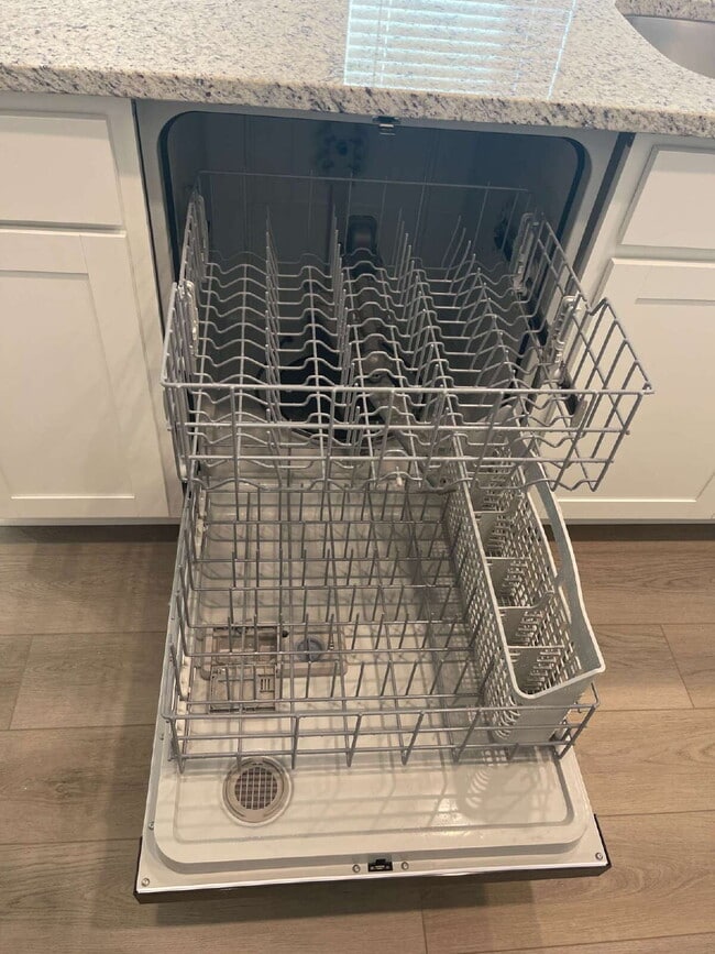 Building Photo - 1270 Ahoy Ave