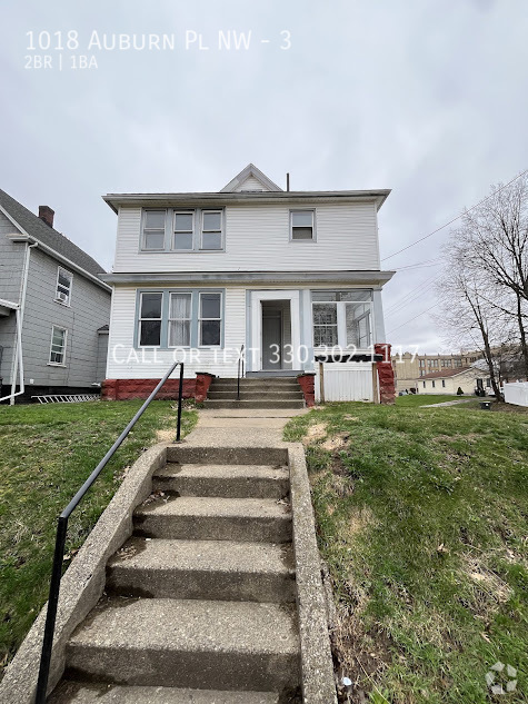 Building Photo - Two bedroom one bathroom second level apar...