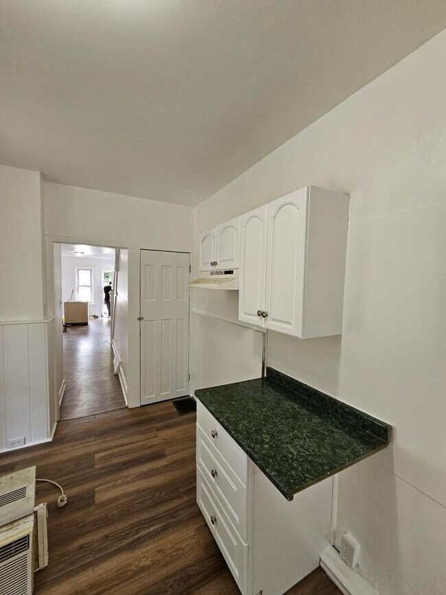 Building Photo - 3 bed 1 bath