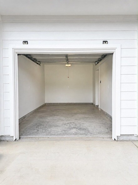 Building Photo - 4309 Shelby Cir