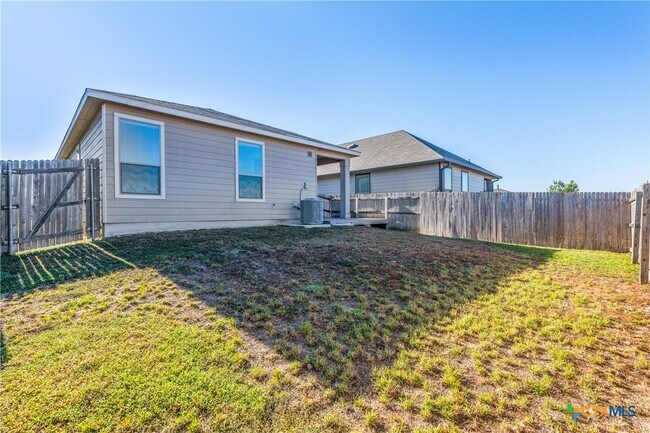 Building Photo - 1999 Wind Chime Wy