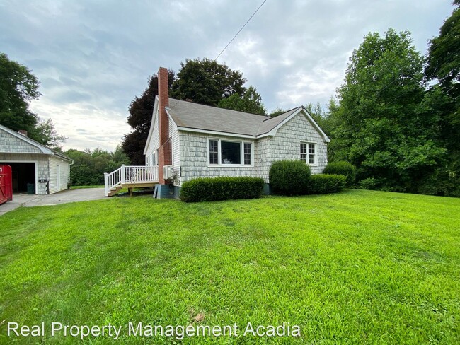 Primary Photo - 3 br, 1.5 bath House - 13 Elm Street