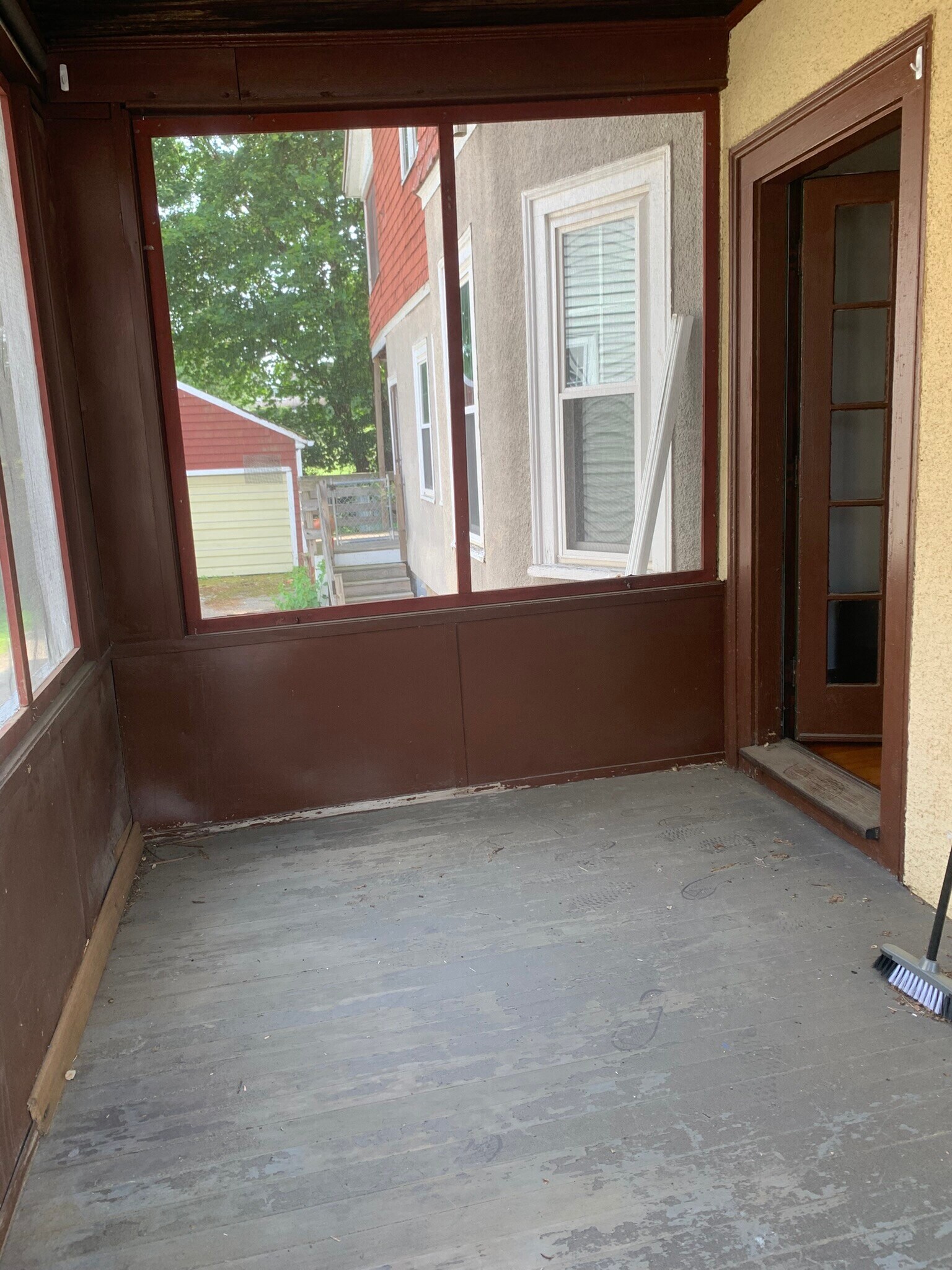 Building Photo - 214 Maplewood St