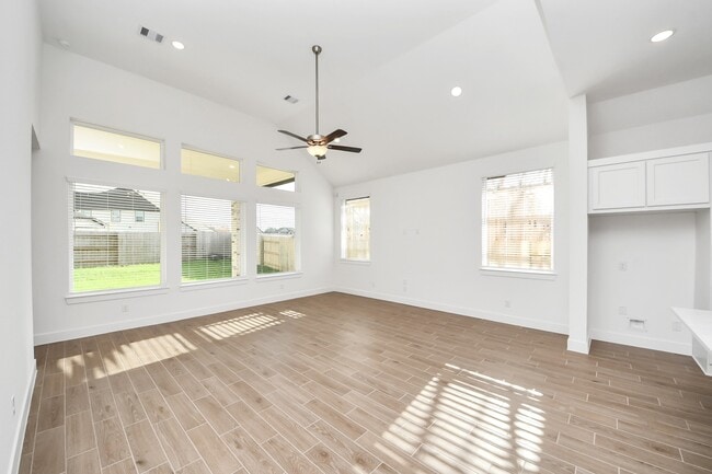 Building Photo - 25026 Midnight Willow Dr
