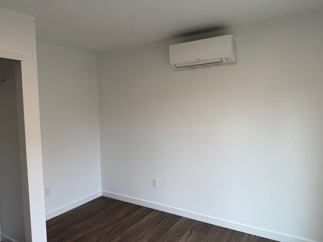 Building Photo - Brand new 3 bedroom 3 full bath townhouse in Thurston! MOVE IN SPECIAL!