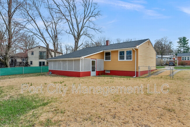 Building Photo - 8402 Church Ln