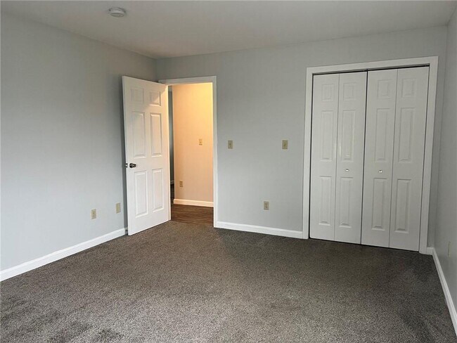 Building Photo - 51 Walnut St