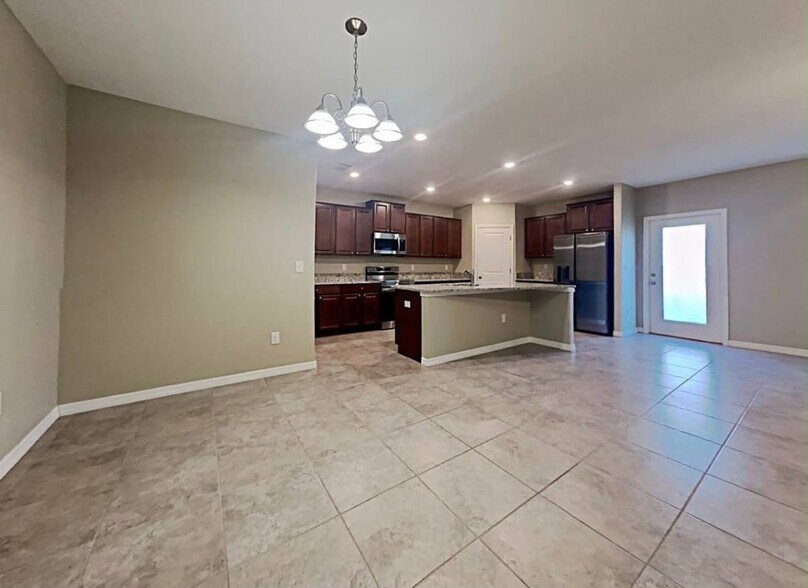 Building Photo - 10213 Cool Waterlily Ave