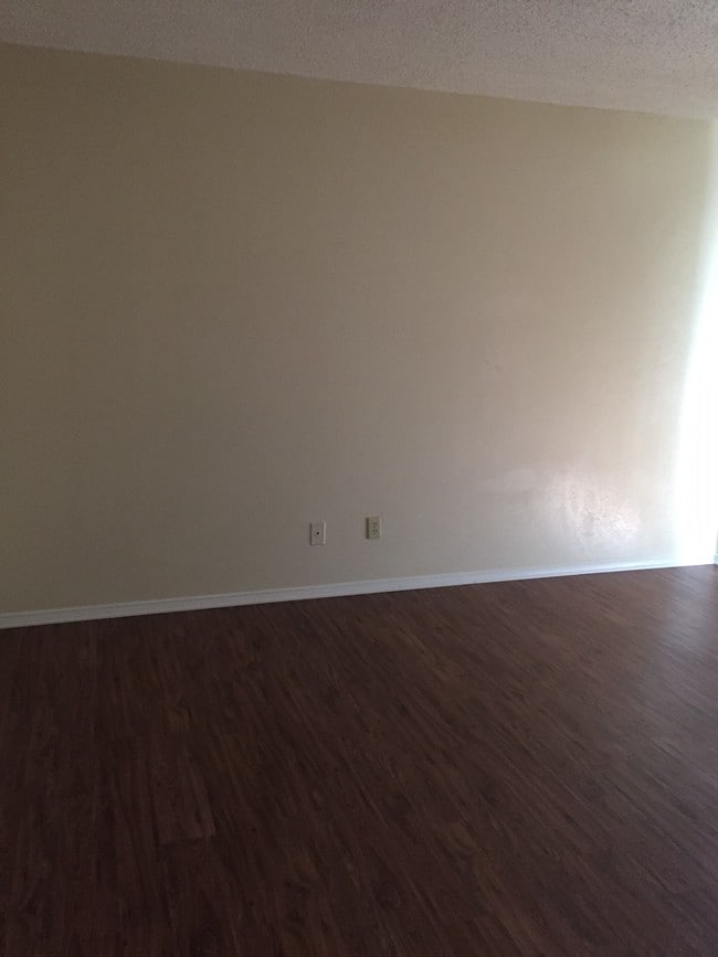 3 x 2 - Oak Manor Apartments