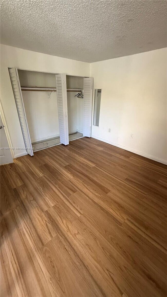 Building Photo - 10400 SW 108th Ave