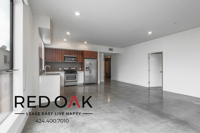 Building Photo - 5727 La Mirada Ave