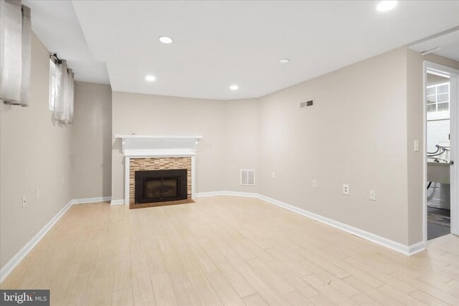 Building Photo - 414 Jefferson St