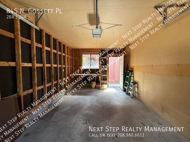Building Photo - 845 N Gossett Pl