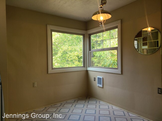 Building Photo - 5 br, 2 bath House - 1638 Orchard Street