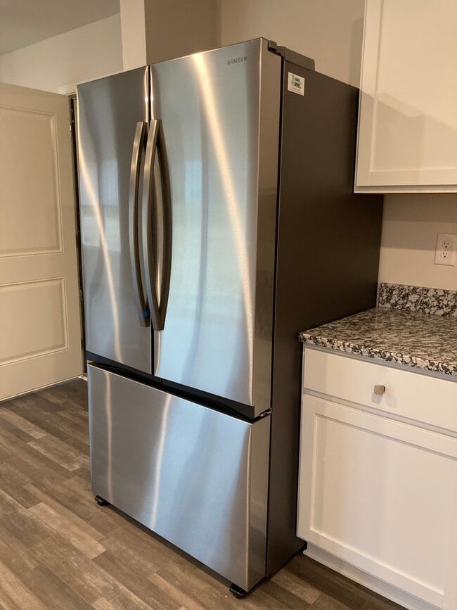 Building Photo - New & Improved Price!