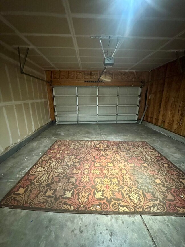 Building Photo - 3 Bedroom Home in Peyton