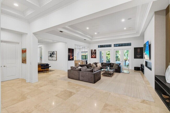 Building Photo - 17662 Cadena Dr