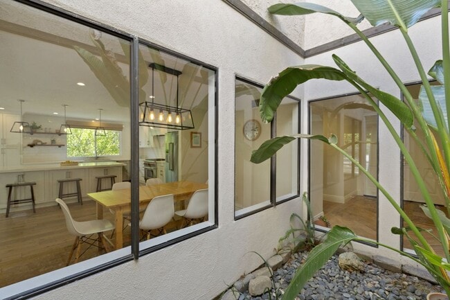 Building Photo - 6146 Shadycreek Dr