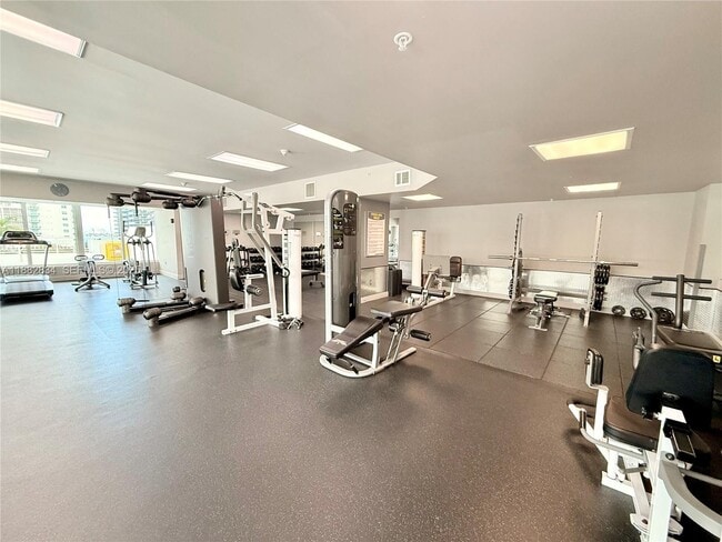 Building Photo - 275 NE 18th St