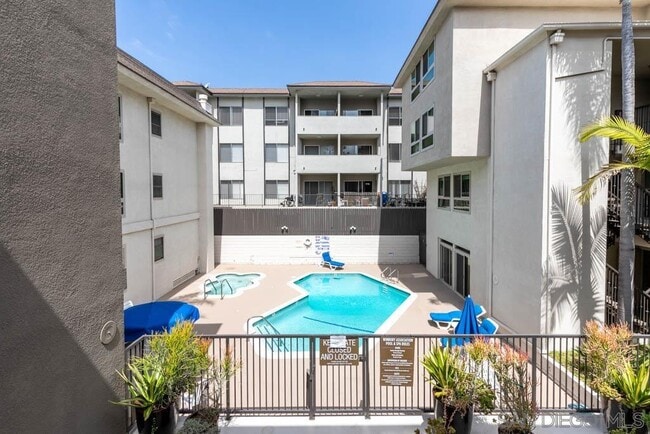 Building Photo - 6001 Canterbury Dr