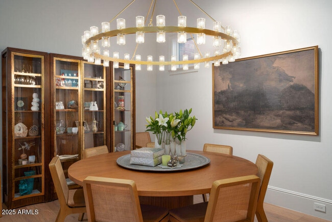 Building Photo - 50 W Palm Ln