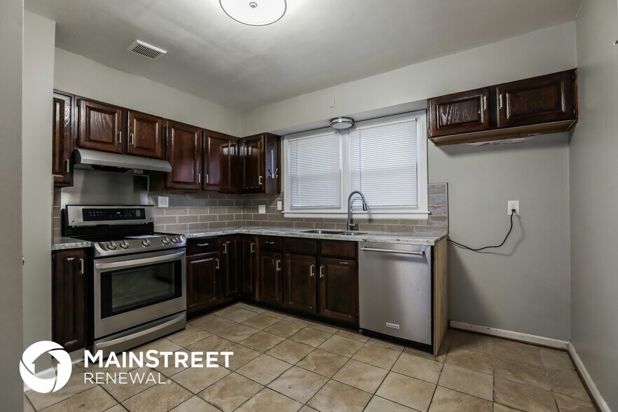 Building Photo - 1812 NE 54th Terrace