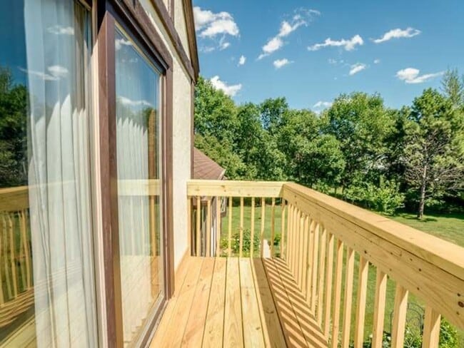 Building Photo - Beautiful 4 Bedroom 3 Bathroom Home With 2...