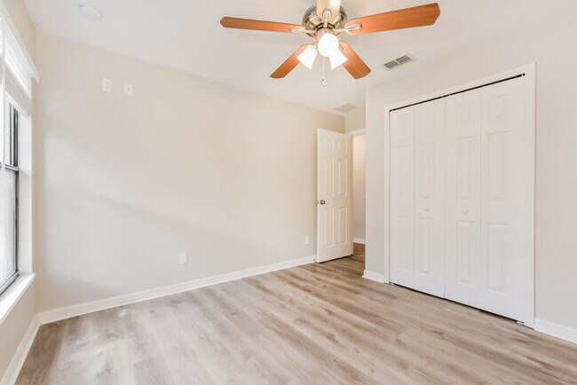 Building Photo - 2119 Bexley Dr