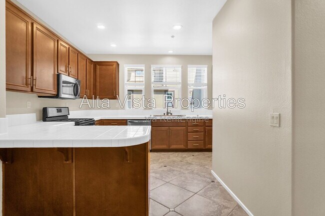 Building Photo - 16916 Hutchins Landing
