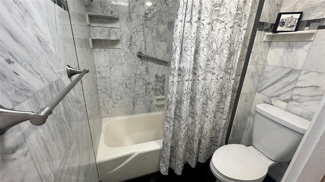 Building Photo - 1401 N Riverside Dr