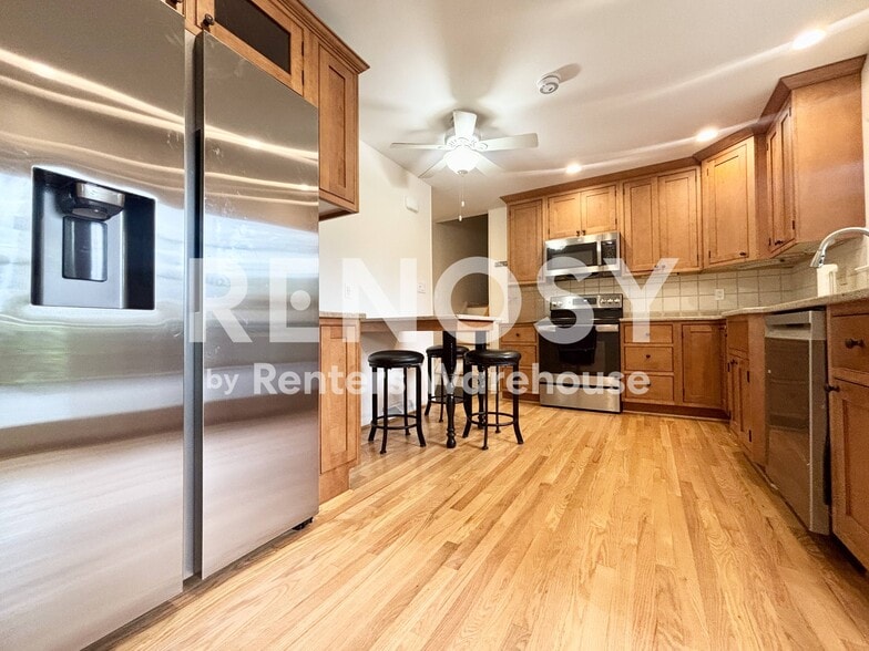 Building Photo - 10083 Century Dr