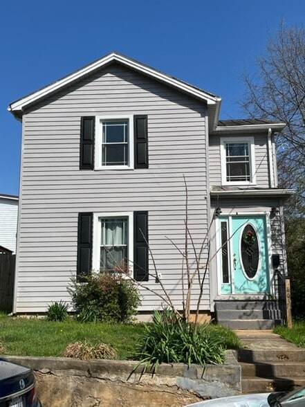 House front - 803 Grove St