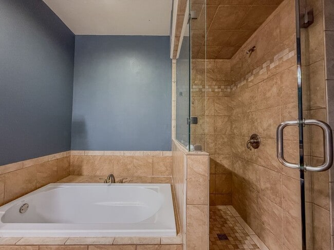 Building Photo - 2450 Wickersham Ln