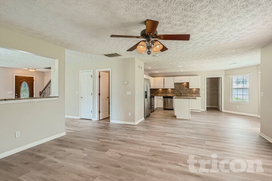 Building Photo - 5251 Miranda Way