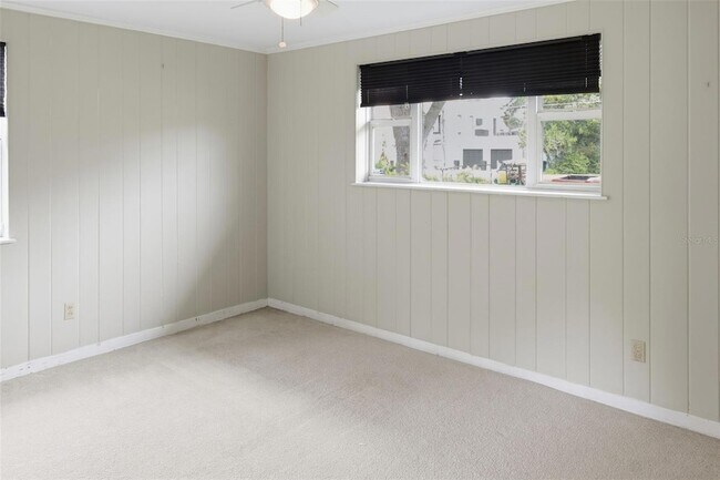 Building Photo - 1228 Spring Lake Dr