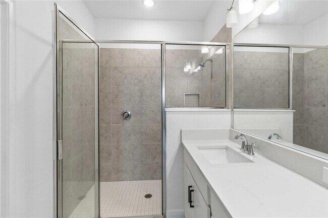 Building Photo - 4848 Shady Pnes Dr