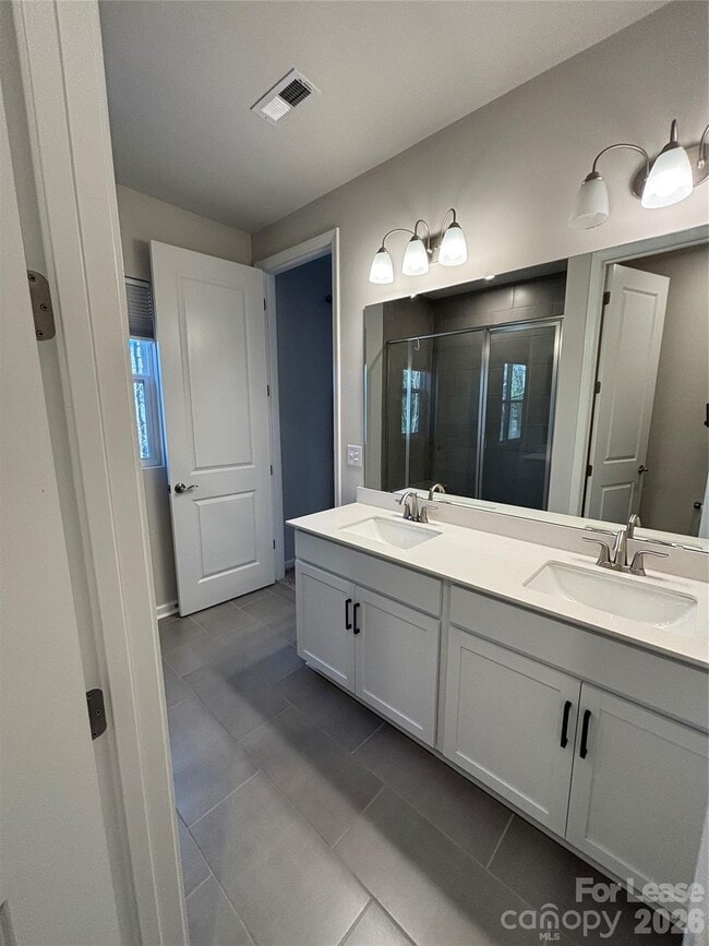 Building Photo - 5200 Somerset Hill Ln