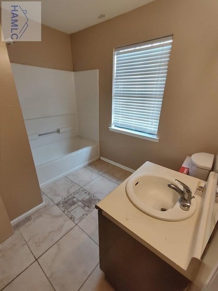 Building Photo - 709 Edgewood Ct