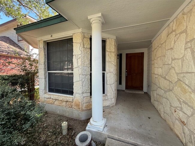 Building Photo - 2512 Claudia Dr