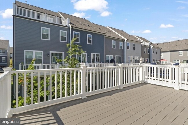 Building Photo - 1780 Cherry Birch St