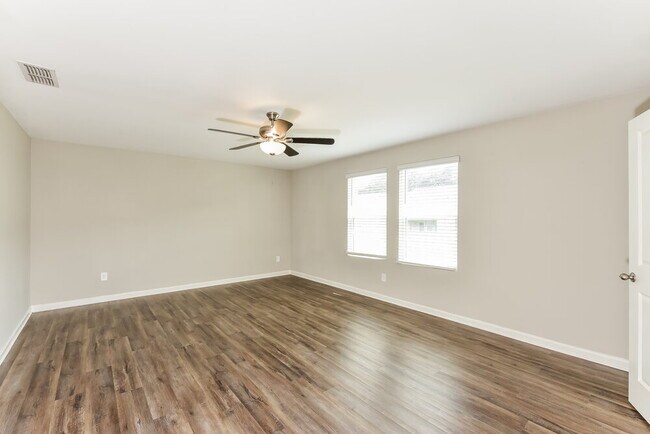 Building Photo - 3765 Place Dr