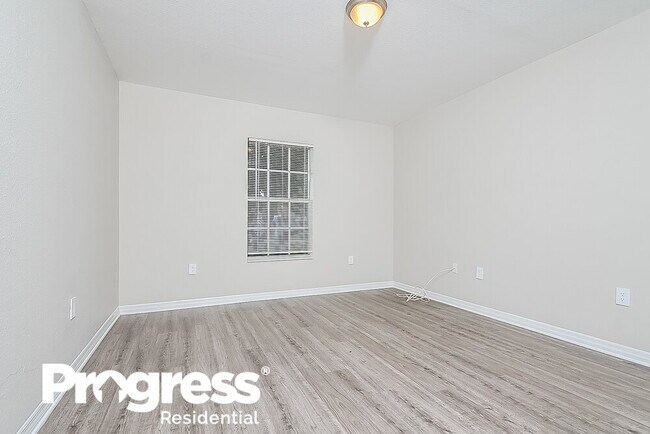 Building Photo - 3412 Groveview Dr