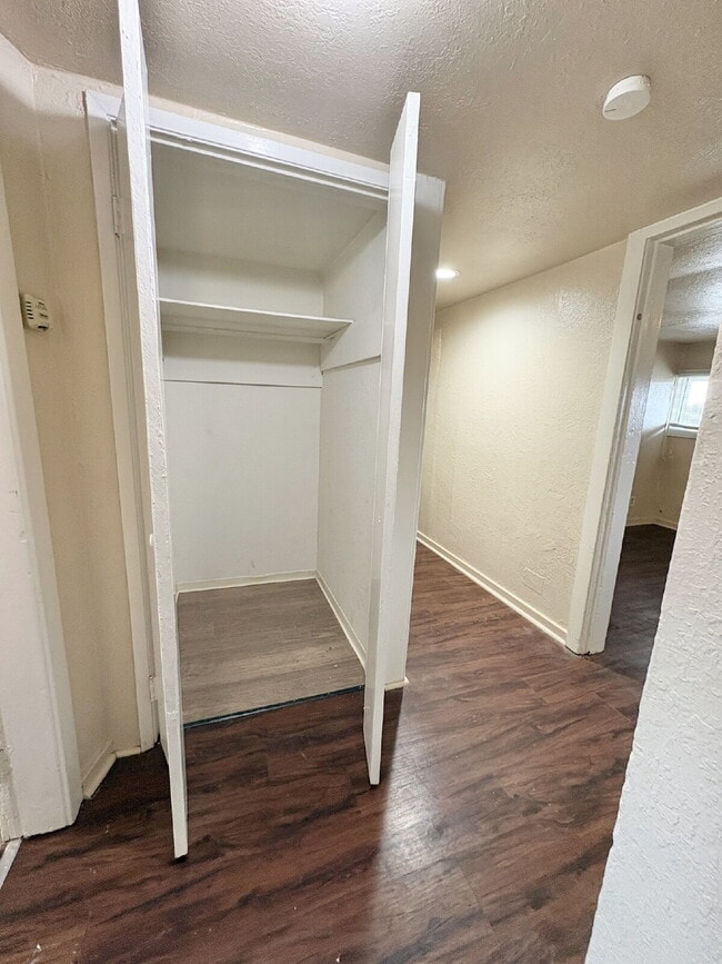 Building Photo - 1-Bedroom Apartment Near Downtown San Jose.