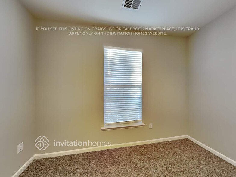 Building Photo - 14643 Eastgrove Dr