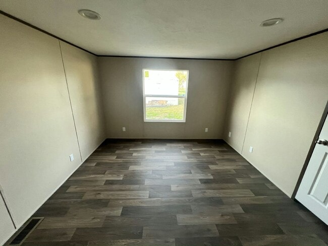 Building Photo - 51 Tower Manor Dr