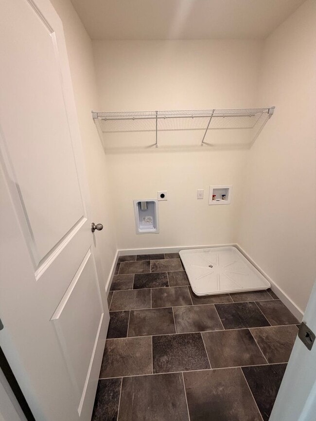 Building Photo - BRAND NEW 2026 CONSTRUCTION: Modern 3BD/2.5BA Home in Knoxville!